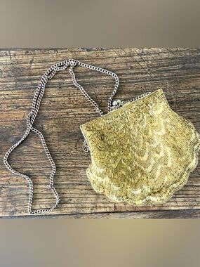 Vintage Gold Beaded Clamshell purse